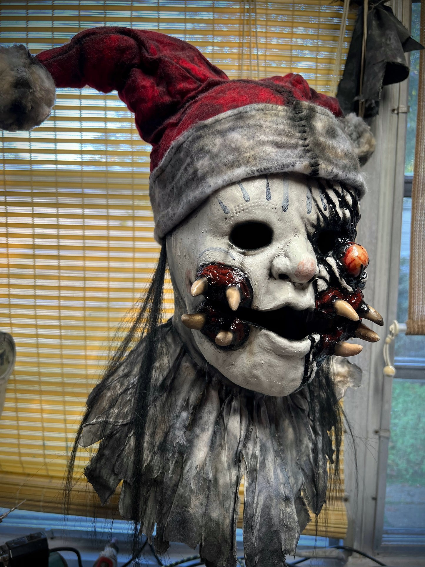 Holly Jolly Mask