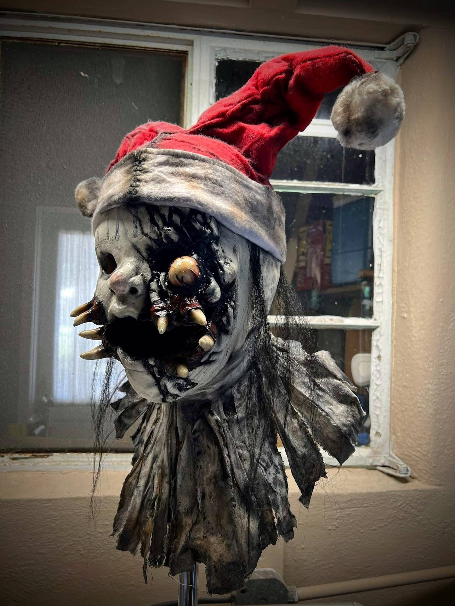 Holly Jolly Mask