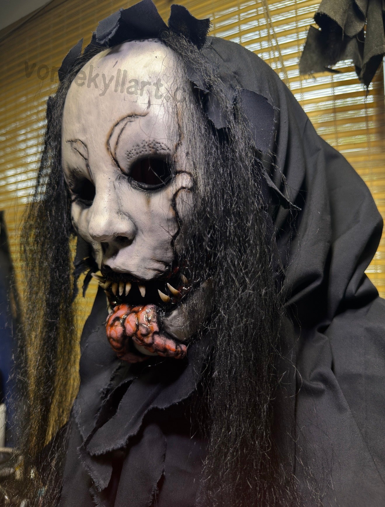 Dahlia Mask