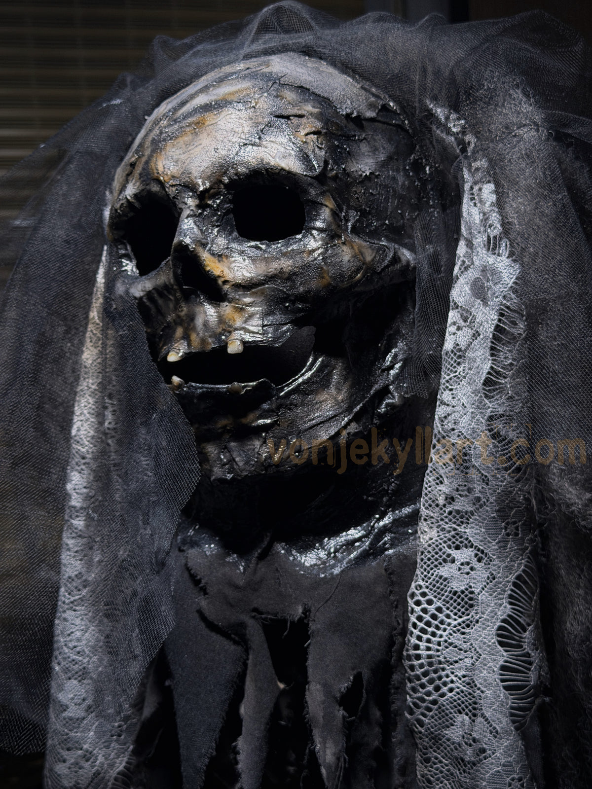 Widow Mask