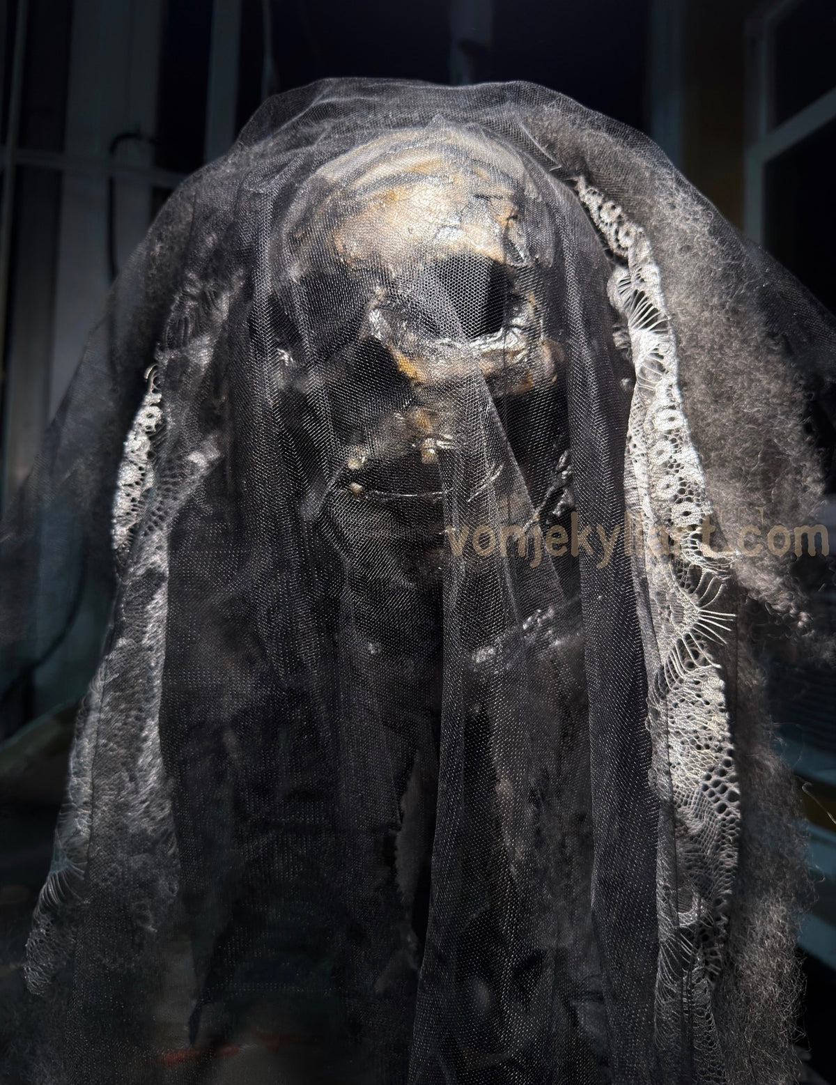 Widow Mask