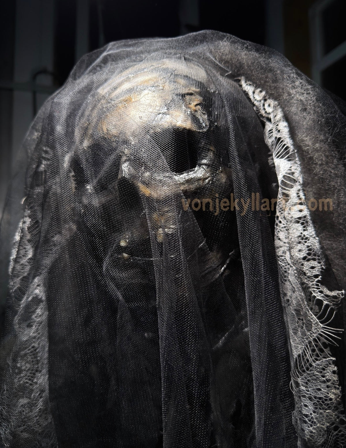 Widow Mask