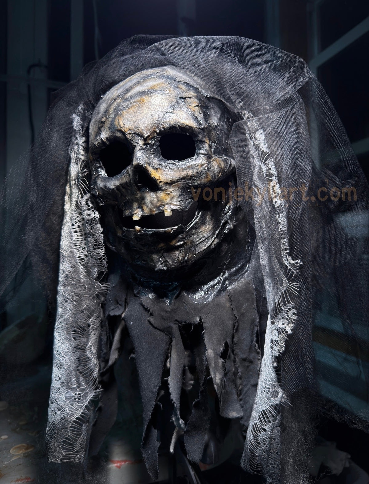 Widow Mask