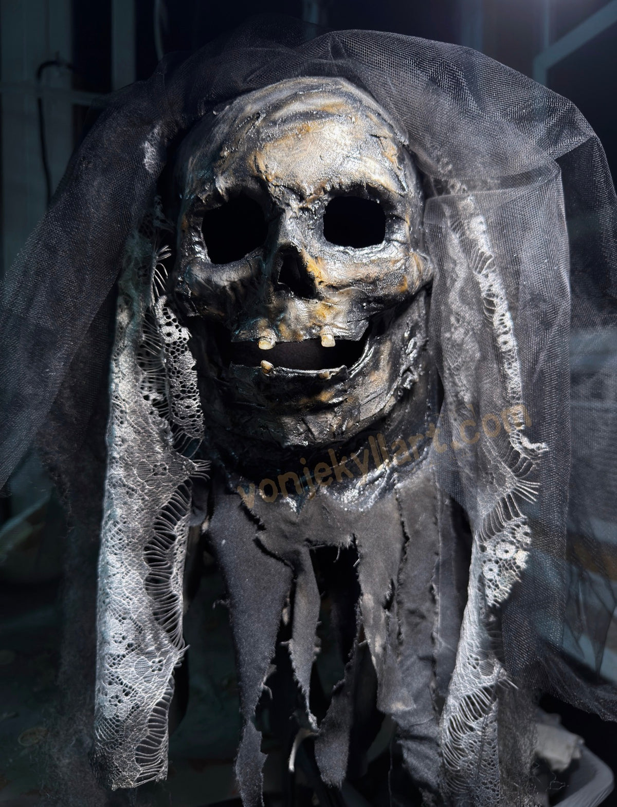 Widow Mask