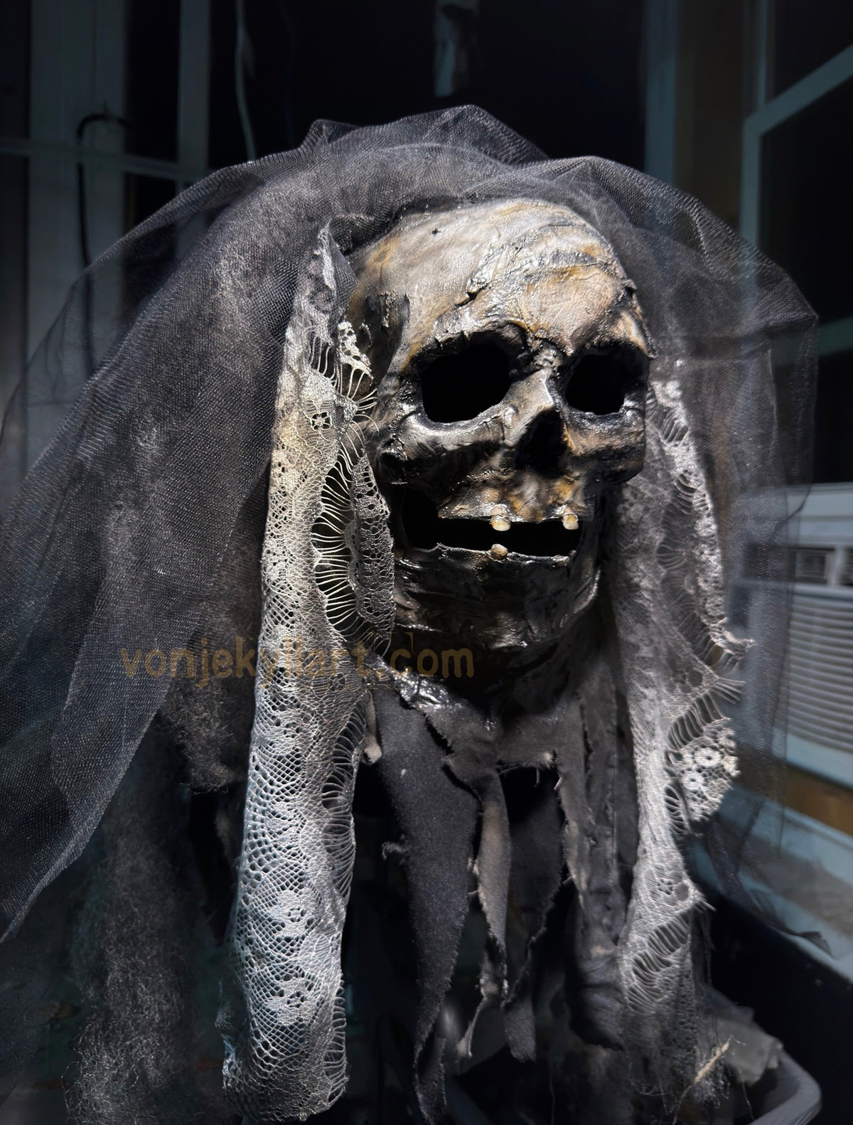 Widow Mask